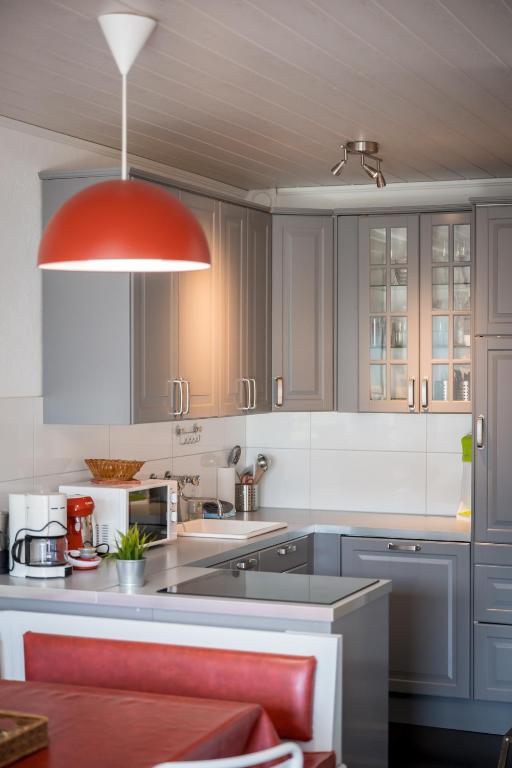 Kuchyňa alebo kuchynka v ubytovaní Wohnung Seeblick