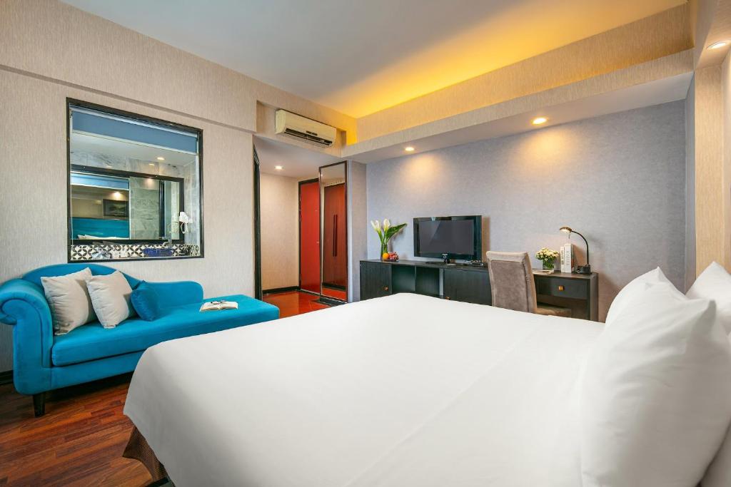 TV a/nebo společenská místnost v ubytování Ja Cosmo Hotel and Spa