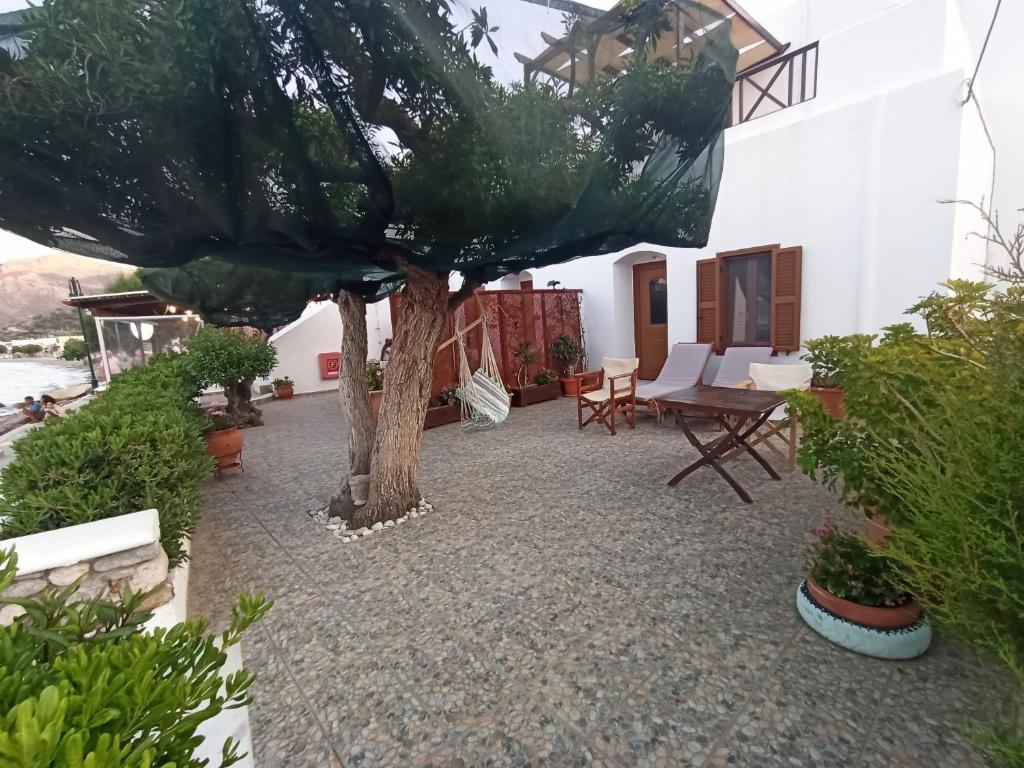 Zahrada ubytování ANEMOESSA APTS