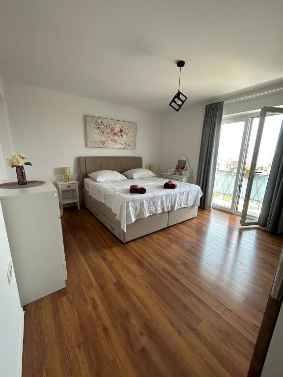 Spacious apartment in Makarska Maria