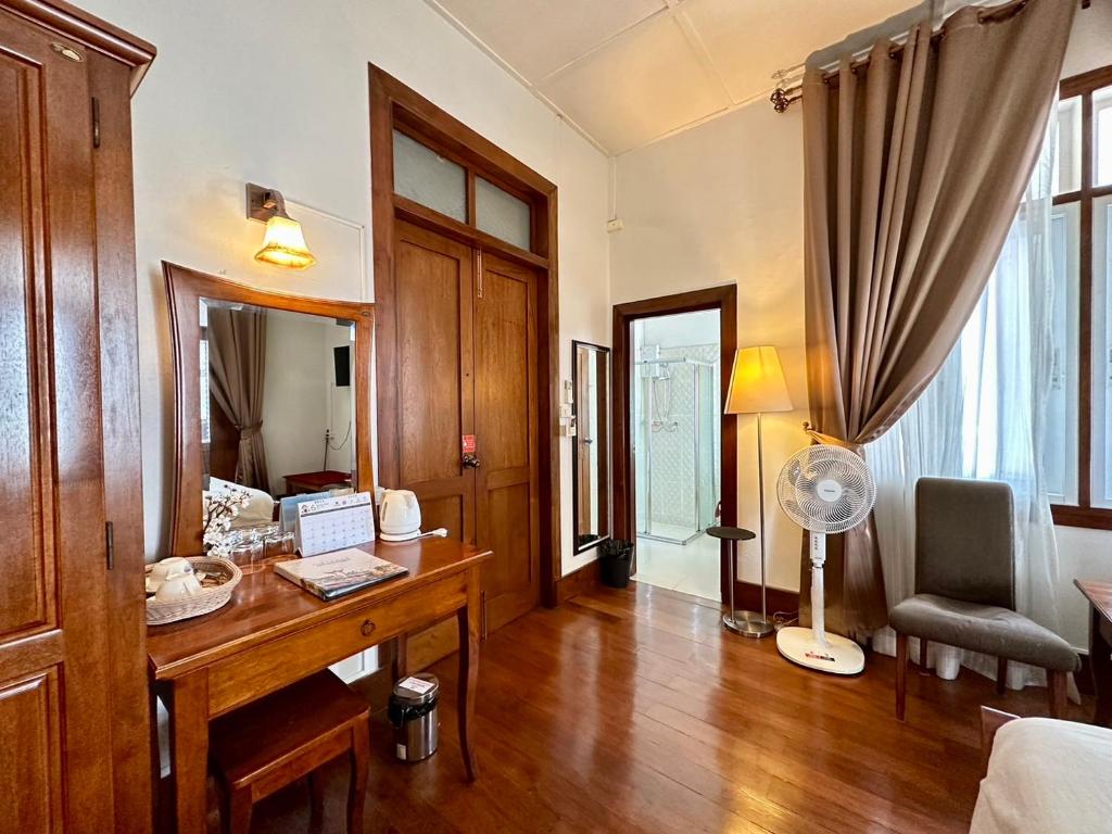 Posezení v ubytování Dinsomon Hotel