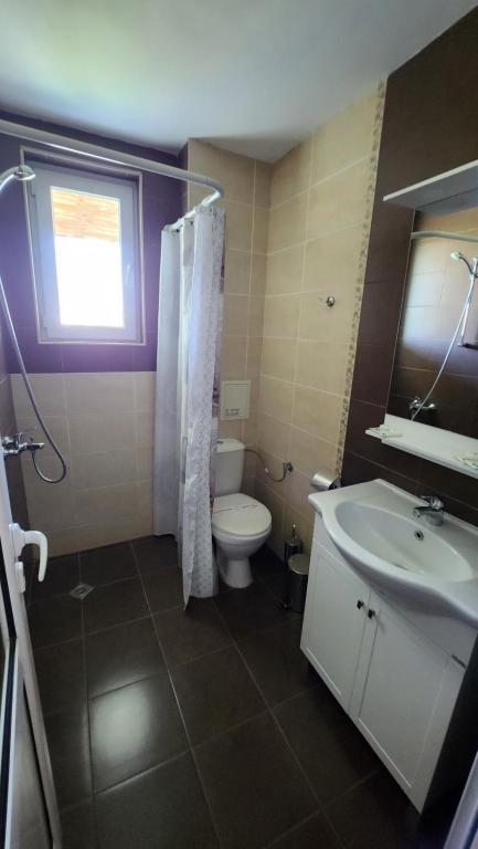 Koupelna v ubytování Nushev Hotel