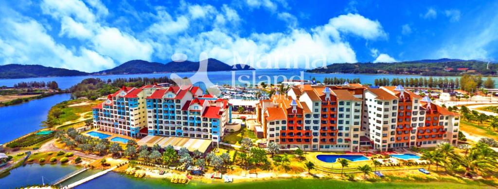 una vista aerea di un resort su un corpo idrico di Marina Island Pangkor Resort & Hotel a Lumut