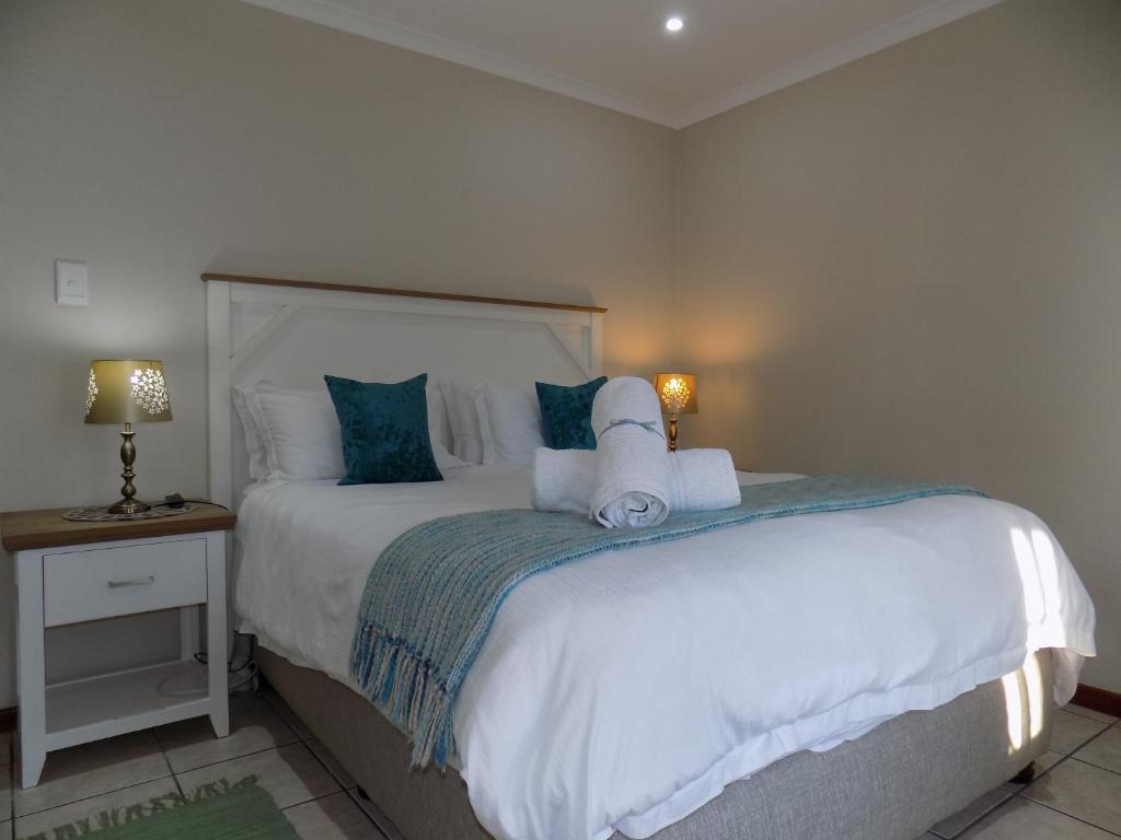 2-Bedroom Apartment within 1km of The Point Beach - Image 13