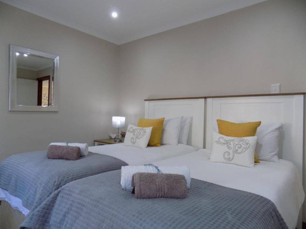 2-Bedroom Apartment within 1km of The Point Beach - Image 19
