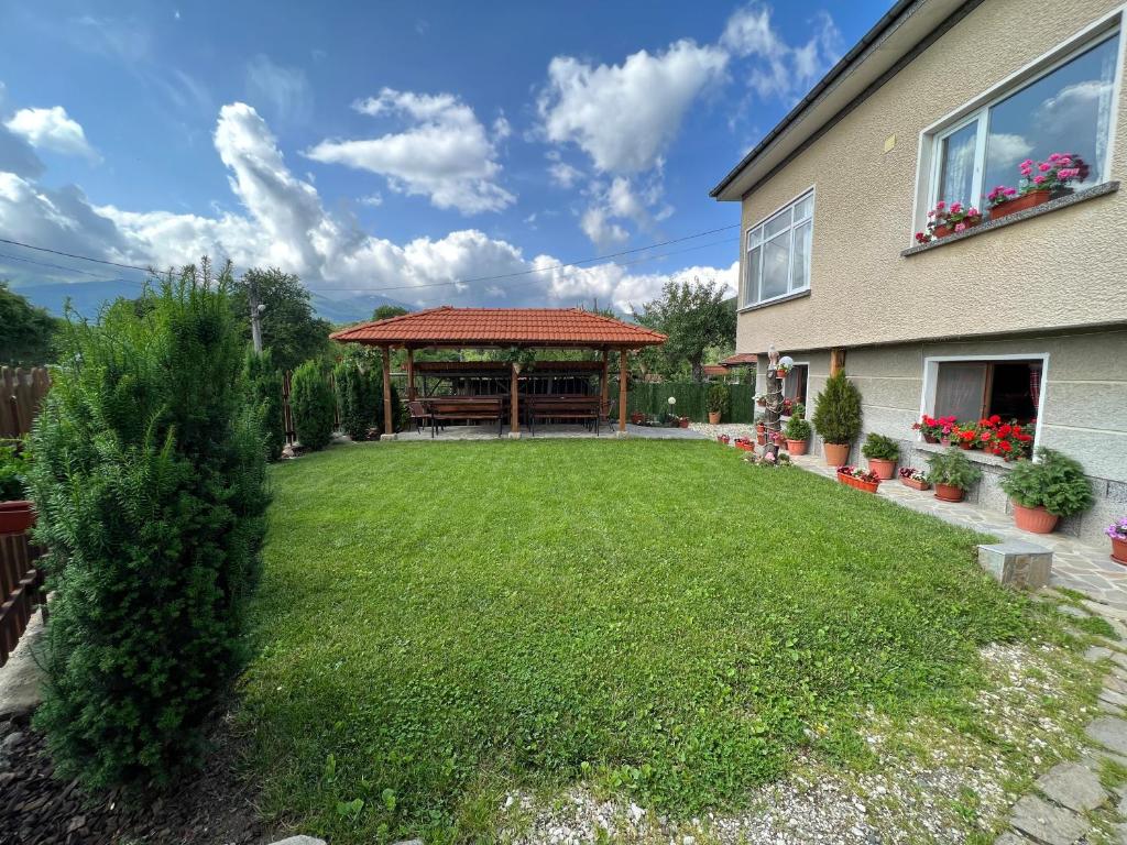 Gallery image of Стаи за гости - Къща ТОНЧЕВИ in Kalofer