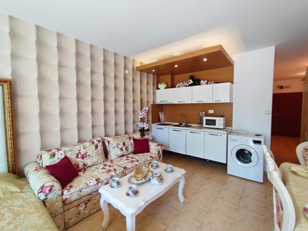 Kuchyň nebo kuchyňský kout v ubytování Dom-El Real Apartments in Sea View Complex