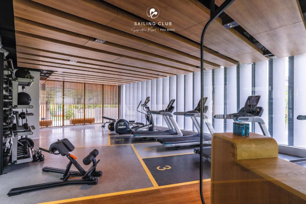 Phòng/tiện nghi tập thể dục tại Sailing Club Signature Resort Phu Quoc