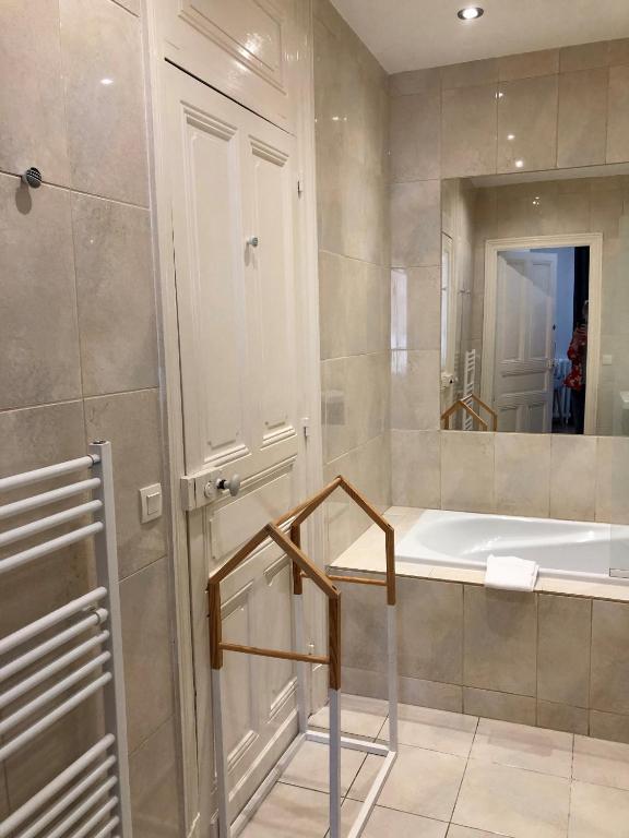 Koupelna v ubytování La Grande Maison Mazamet