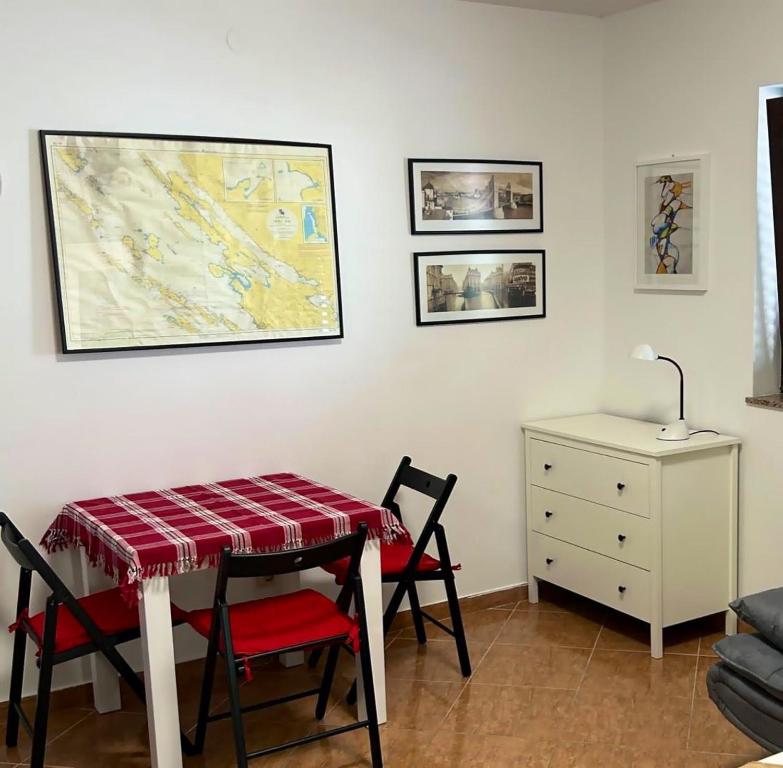 Fotografie z fotogalerie ubytování APARTMAN ROSA v destinaci Mandre