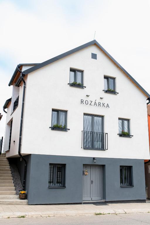 Budova, v ktorej sa penzión nachádza