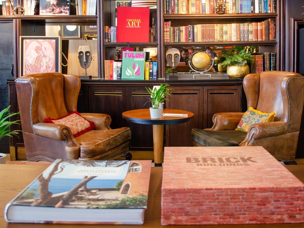 Browns Boutique Hotel: lobby