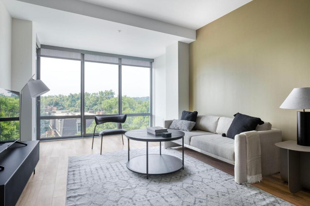 Apartment Pentagon City 1br w doorman pool nr metro WDC690, Arlington