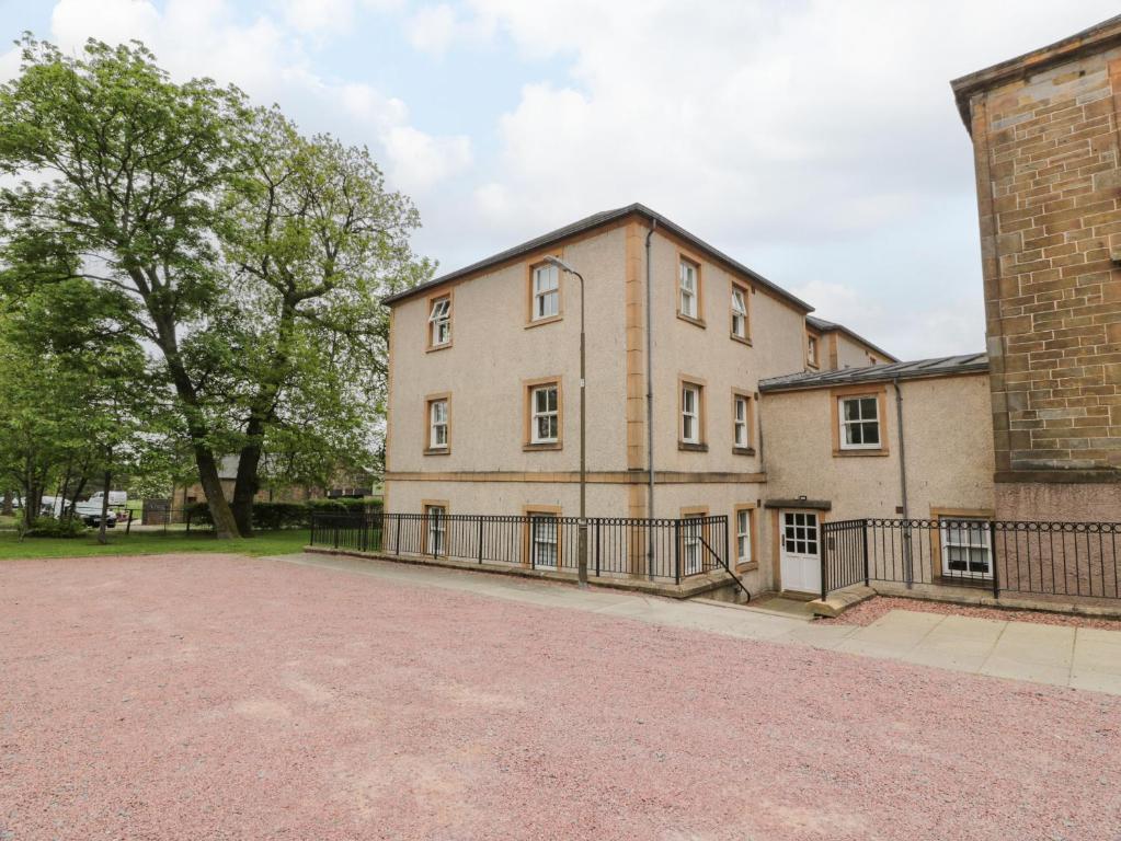 16 Knightsridge House, Livingston (updated prices 2024)