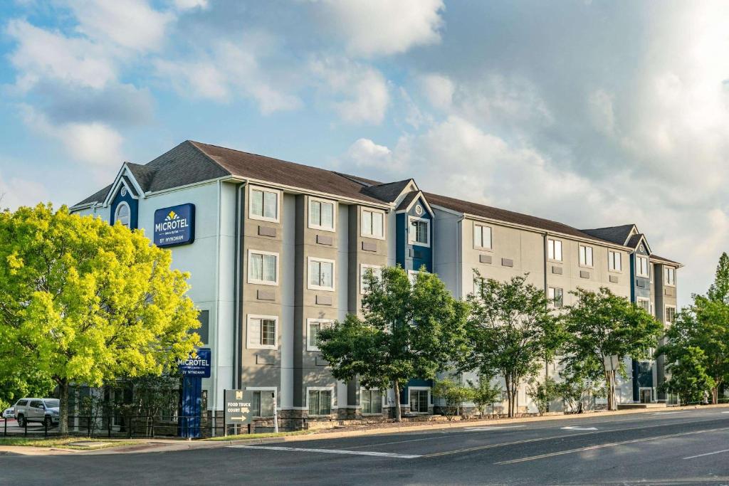 Microtel Inn & Suites by Wyndham Austin Airport photo
