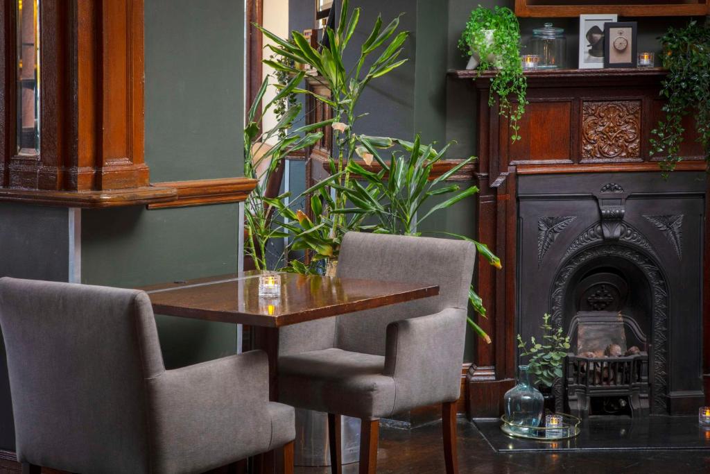 The Crown London, WorldHotels Distinctive - Resim 35