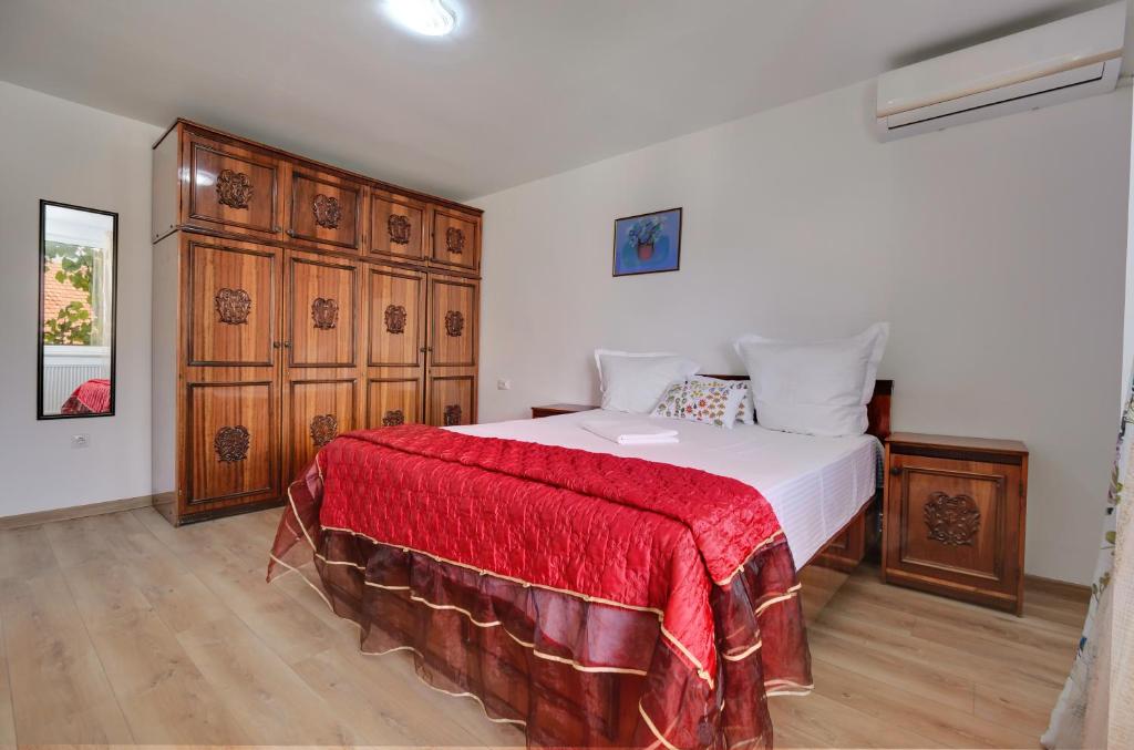Vila Eliade - Apartment With Balcony