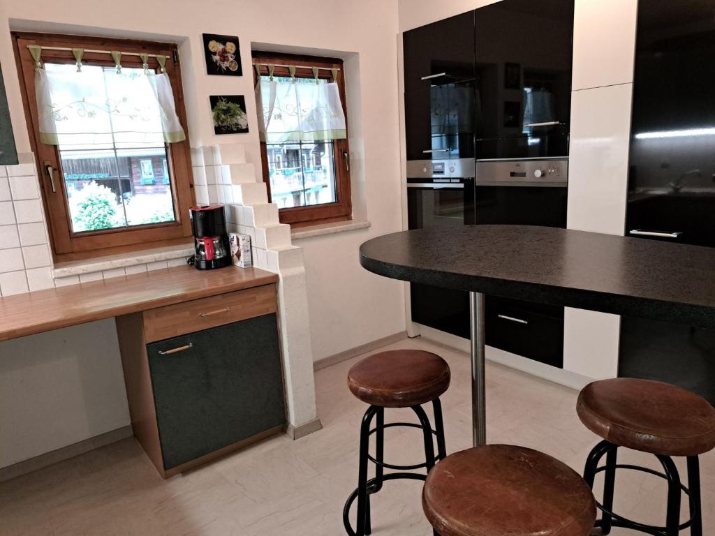 Kuchyňa alebo kuchynka v ubytovaní Apartment Yasmin by Interhome