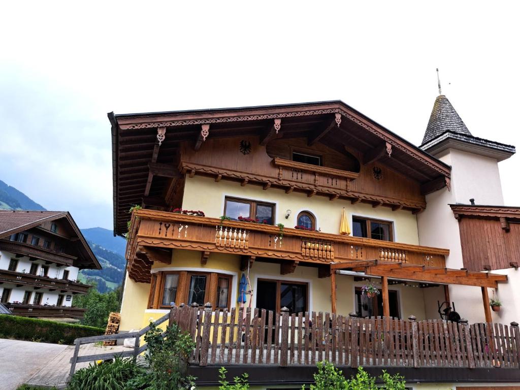 Výhľad na hory alebo výhľad na hory priamo z apartmánu