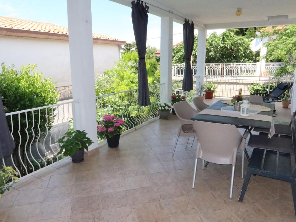 Balkón alebo terasa v ubytovaní Holiday Home Matkovic by Interhome