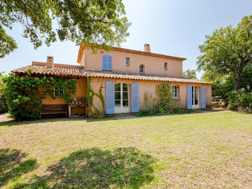 an image of a house with a yard at Holiday Home La Bastide Rose by Interhome in Sainte-Maxime