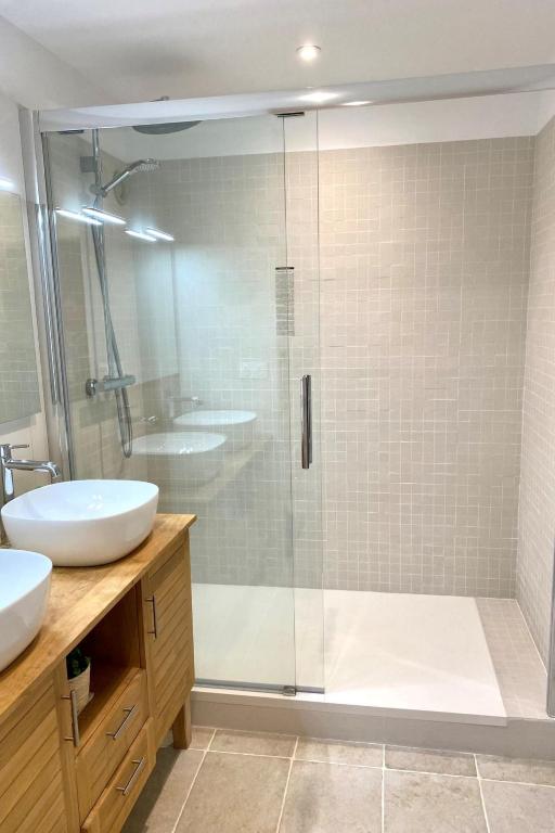 Koupelna v ubytování Apartment Ker Enclos-1 by Interhome
