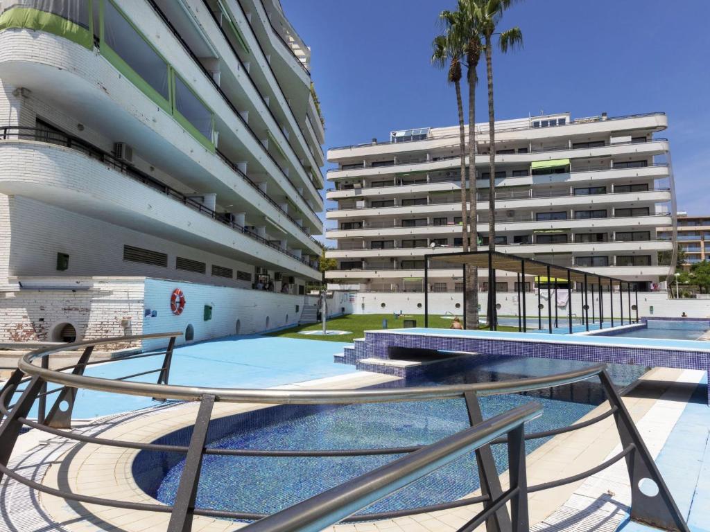 Bazén v ubytovaní Apartment Riviera Park J 52 by Interhome alebo v jeho blízkosti