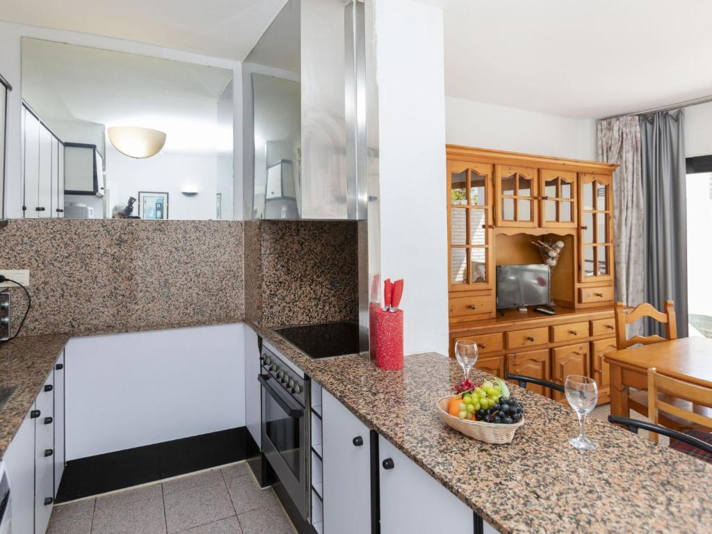 Kuchyňa alebo kuchynka v ubytovaní Apartment Riviera Park J 22 by Interhome