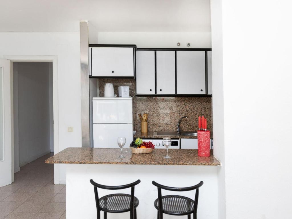 Kuchyňa alebo kuchynka v ubytovaní Apartment Riviera Park J 22 by Interhome