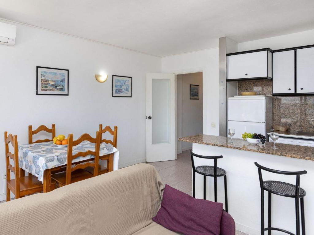 Kuchyňa alebo kuchynka v ubytovaní Apartment Riviera Park J 56 by Interhome