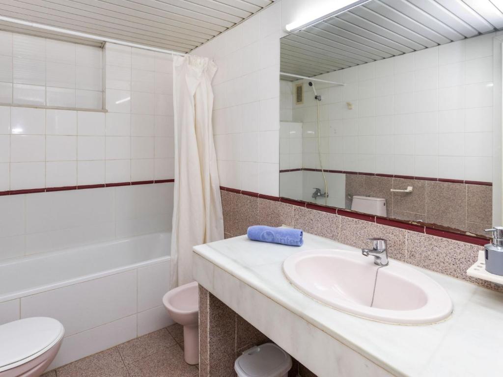 Kúpeľňa v ubytovaní Apartment Riviera Park J 56 by Interhome