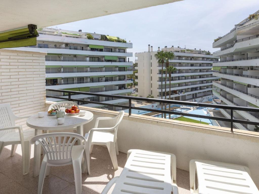 Balkón alebo terasa v ubytovaní Apartment Riviera Park J 56 by Interhome