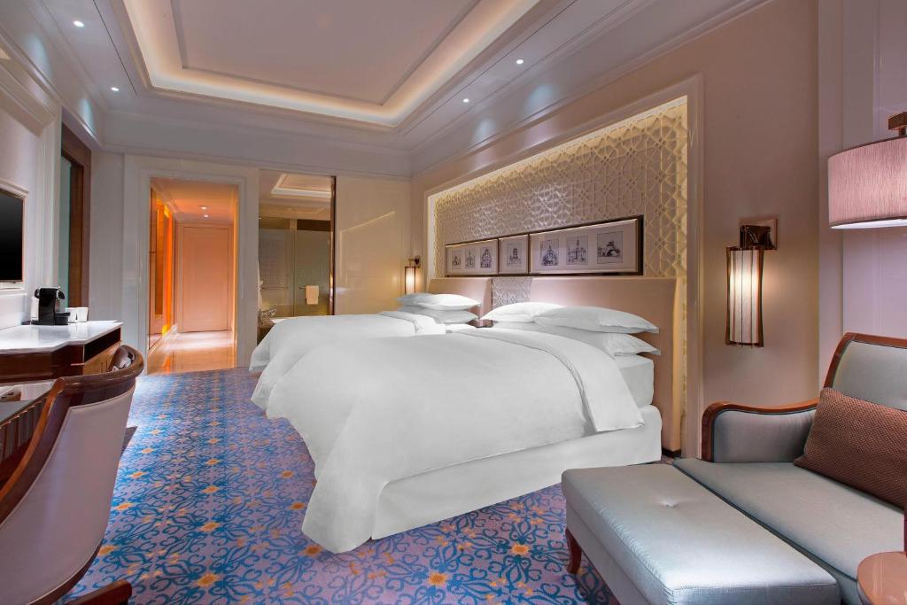 Sheraton Grand Wuhan Hankou Hotel - Club-Doppelzimmer