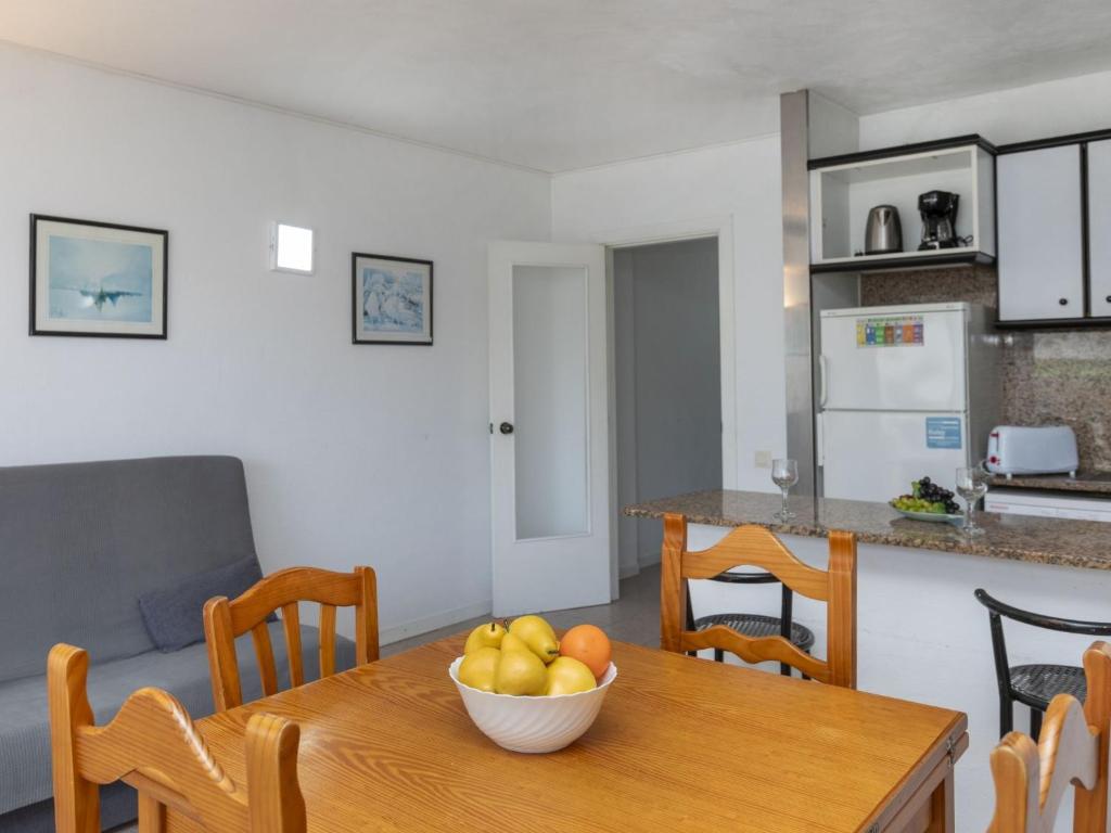 Kuchyň nebo kuchyňský kout v ubytování Apartment Riviera Park J 57 by Interhome