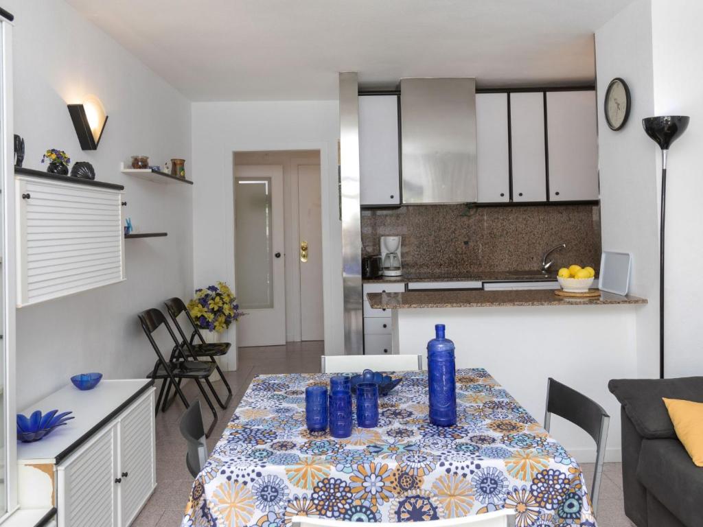 Kuchyňa alebo kuchynka v ubytovaní Apartment Riviera Park by Interhome