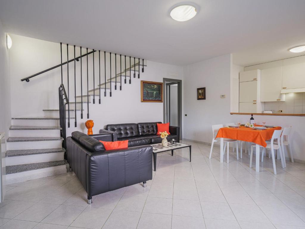 Zona d'estar a Holiday Home Lucerna Due-3 by Interhome
