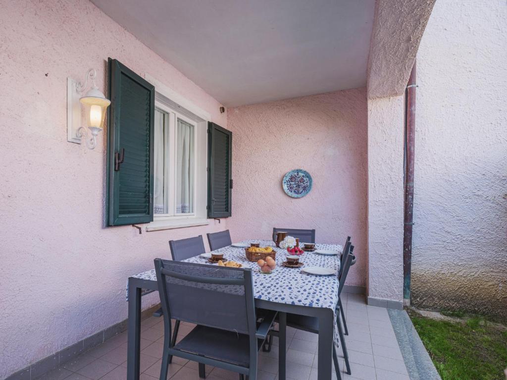Foto de la galeria de Holiday Home Lucerna Due-3 by Interhome a Ameglia
