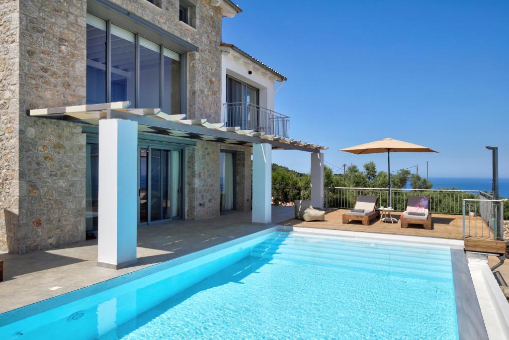 Bazén v ubytování Tsakmakis Villas - Luxury - Panoramic Sea View Lefkada nebo v jeho okolí