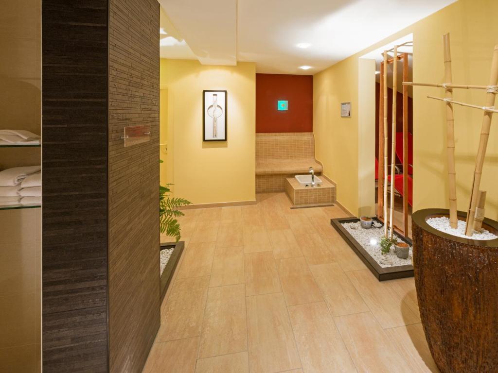 Koupelna v ubytování DORMERO Hotel Plauen