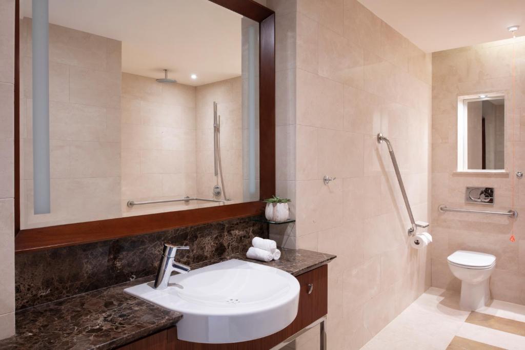 Koupelna v ubytování JW Marriott Marquis City Center Doha