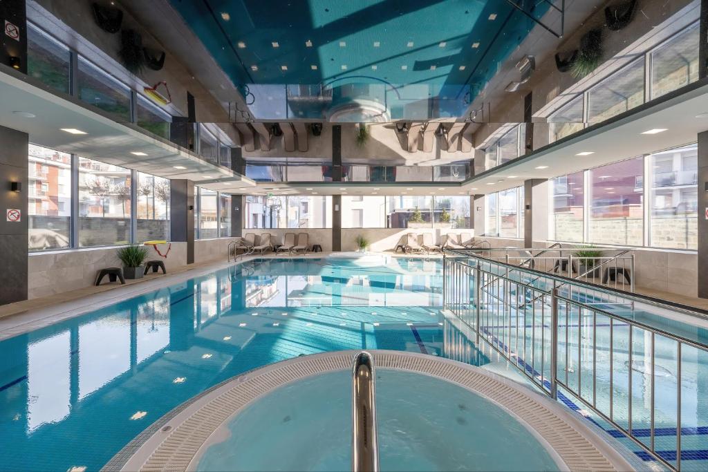 Hồ bơi trong/gần Apartment Klifowa Resort with SPA, Fitness & Kids Room by Noclegi Renters