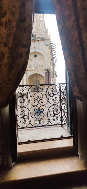 Balkon lub taras w obiekcie Bellevue Luxury Rooms - San Marco Luxury