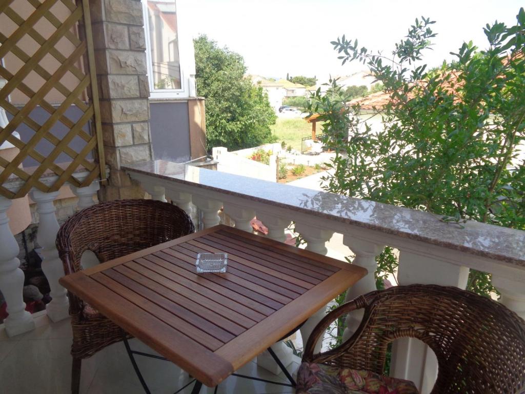 Balkón nebo terasa v ubytování Studio Apartment in Biograd na Moru with Balcony, Air Conditioning, Wi-Fi, Dishwasher (4818-3)