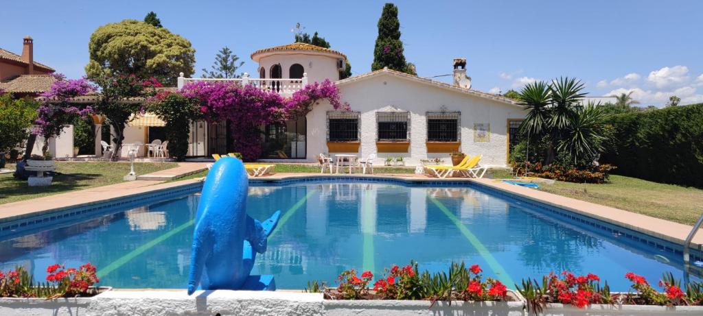 Bazén v ubytování Spectacular Andalusian Villa Linda Vista Playa - Big Private Pool, BBQ & 2 Parking nebo v jeho okolí