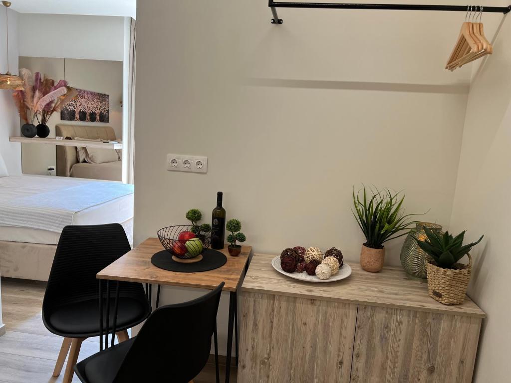 Supreme Secret Suite - 1