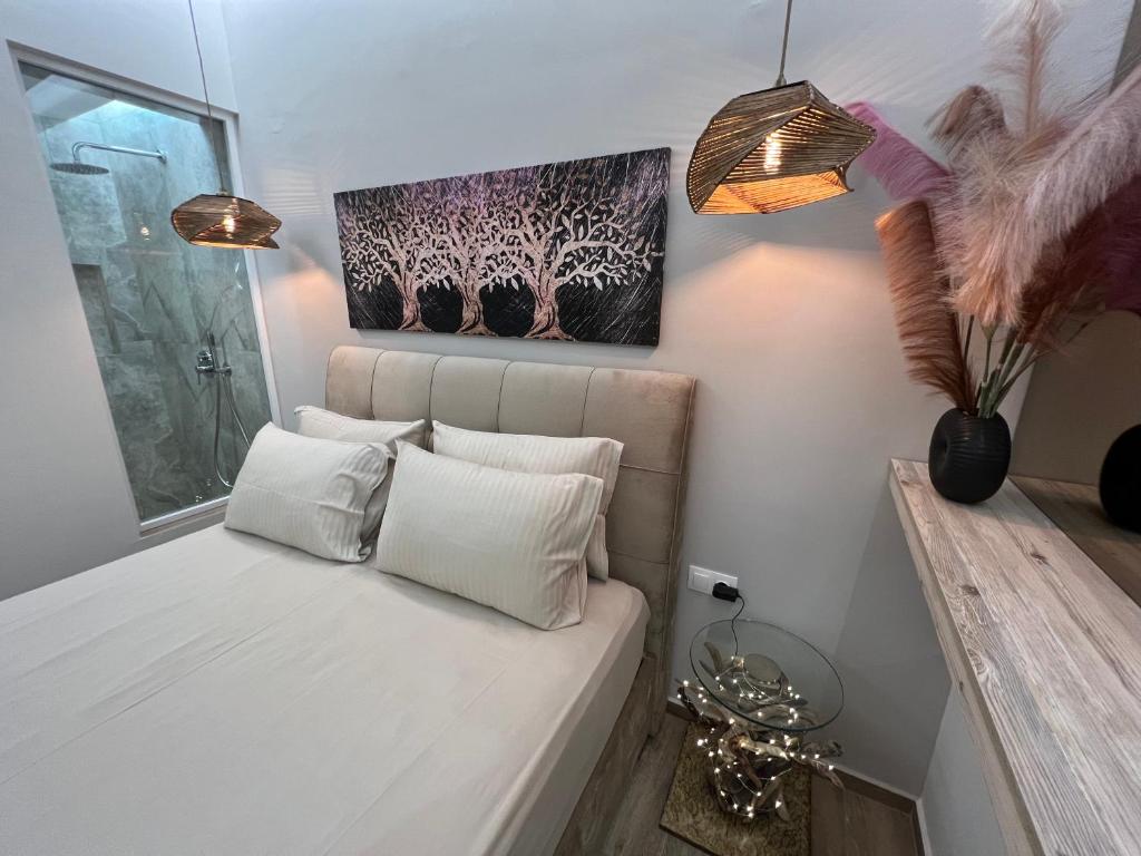 Supreme Secret Suite - 3