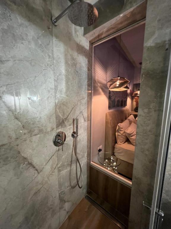 Supreme Secret Suite - 12