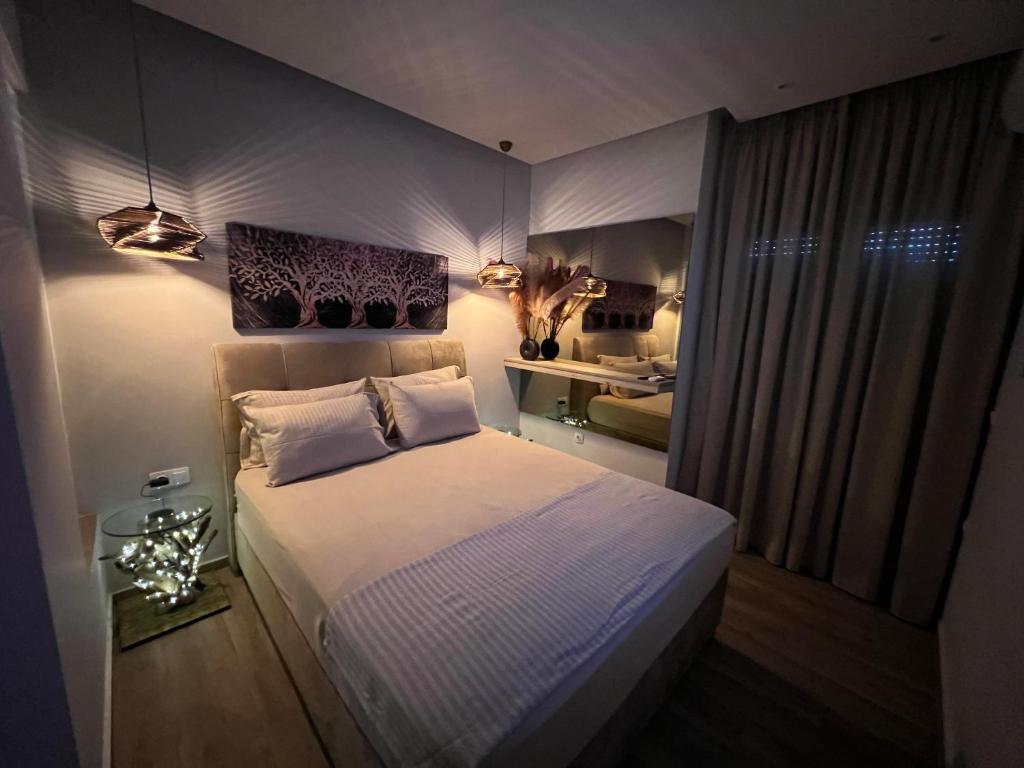 Supreme Secret Suite - 16