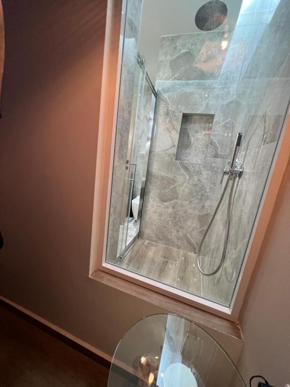 Supreme Secret Suite - 19