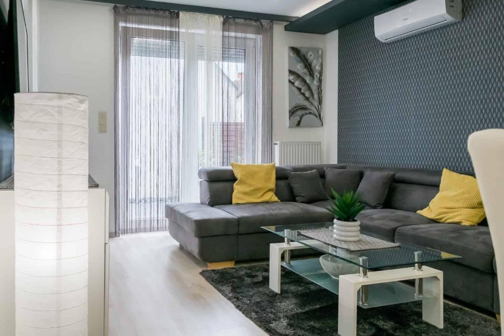 Posedenie v ubytovaní Dévai-LUX Apartman Sárvár
